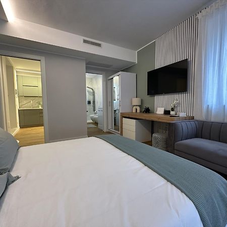 The Captain'S Apartments Sirocco - City Center Leonardo Academy 세스토 칼렌데 외부 사진