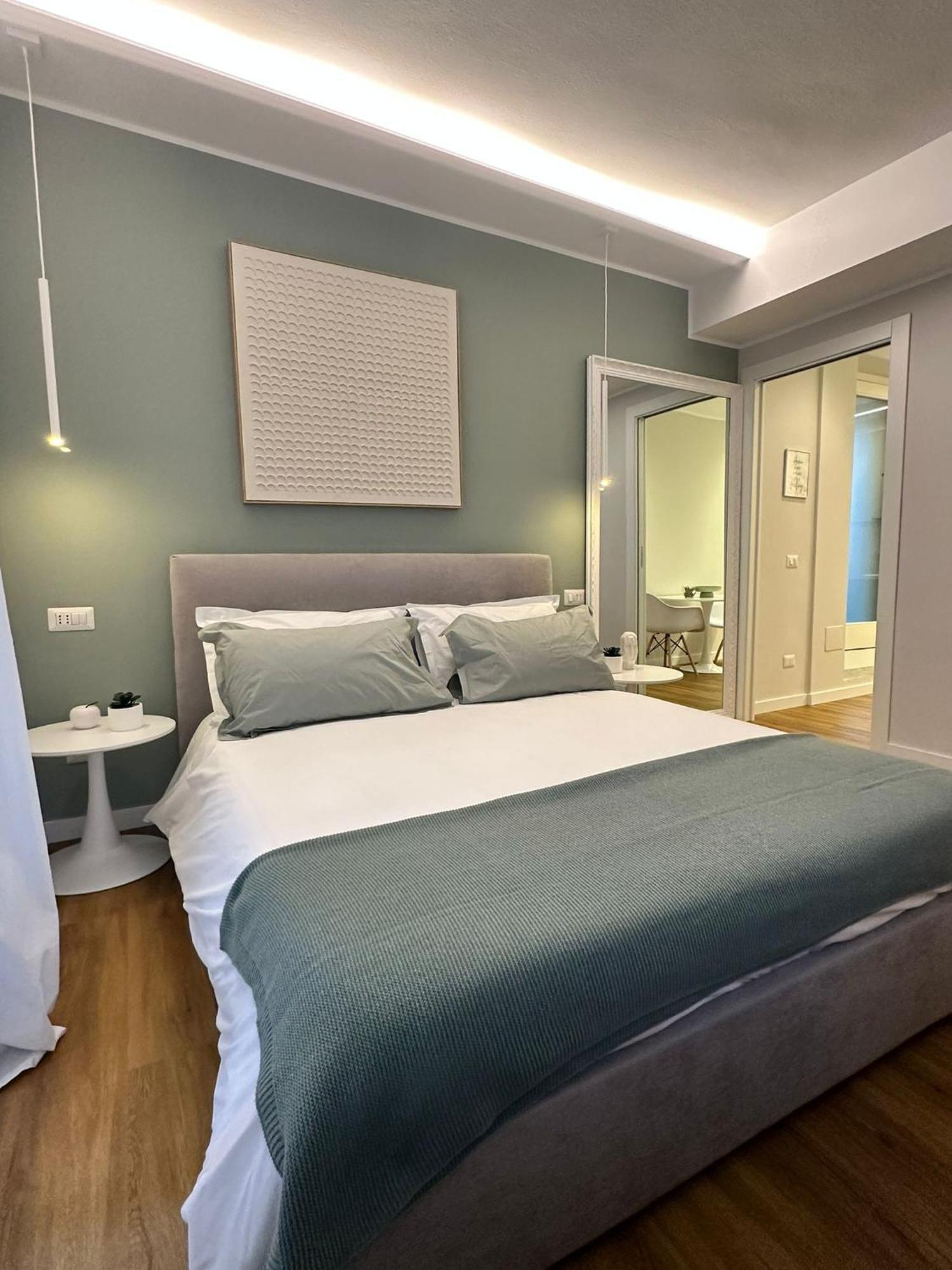 The Captain'S Apartments Sirocco - City Center Leonardo Academy 세스토 칼렌데 외부 사진
